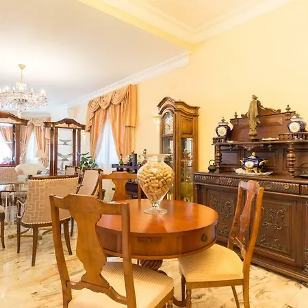 Apartment Malagasuite Fancy House *