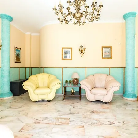 Malagasuite Fancy House