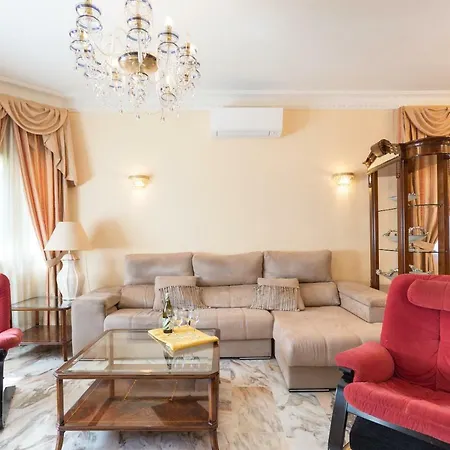 Apartment Malagasuite Fancy House