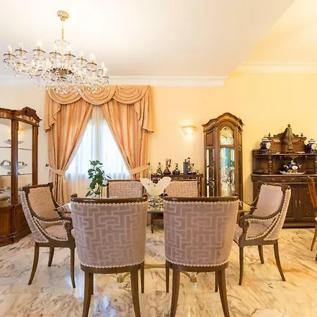 Apartment Malagasuite Fancy House *