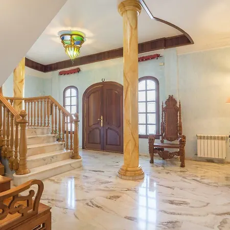 Malagasuite Fancy House *