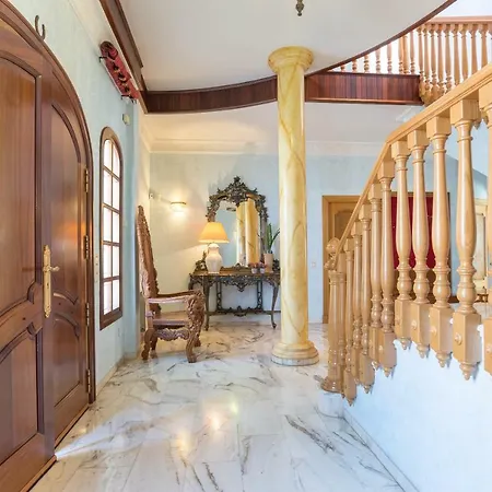 Malagasuite Fancy House *
