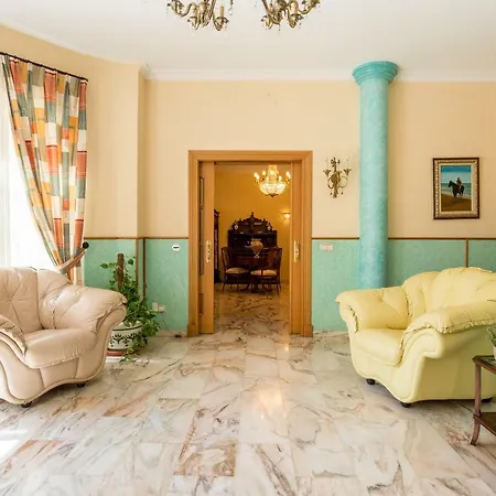 Malagasuite Fancy House Apartment